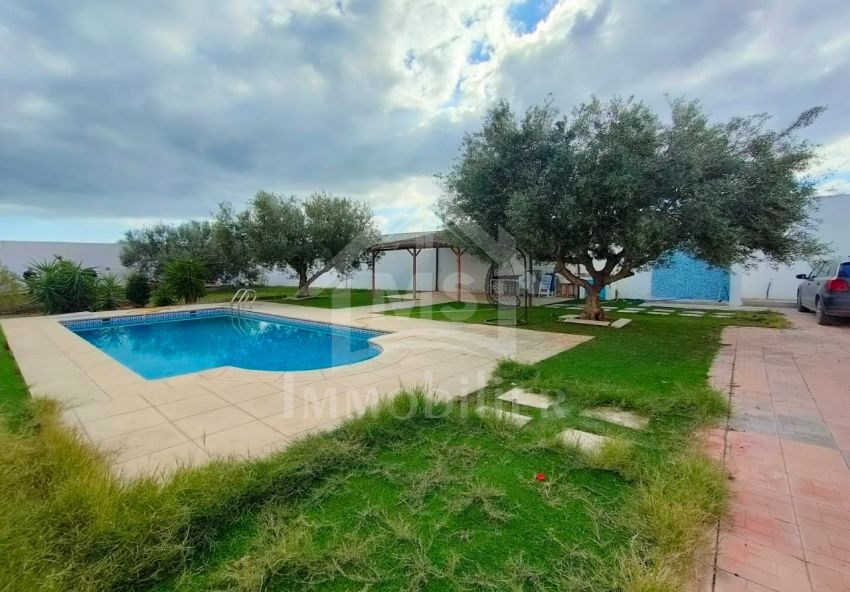 Villa avec piscine à vendre à Hammamet Sud 51355351