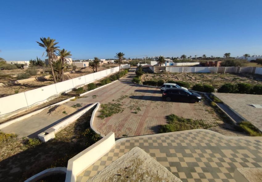 À VENDRE Villa avec piscine  située à Walagh Djerba
