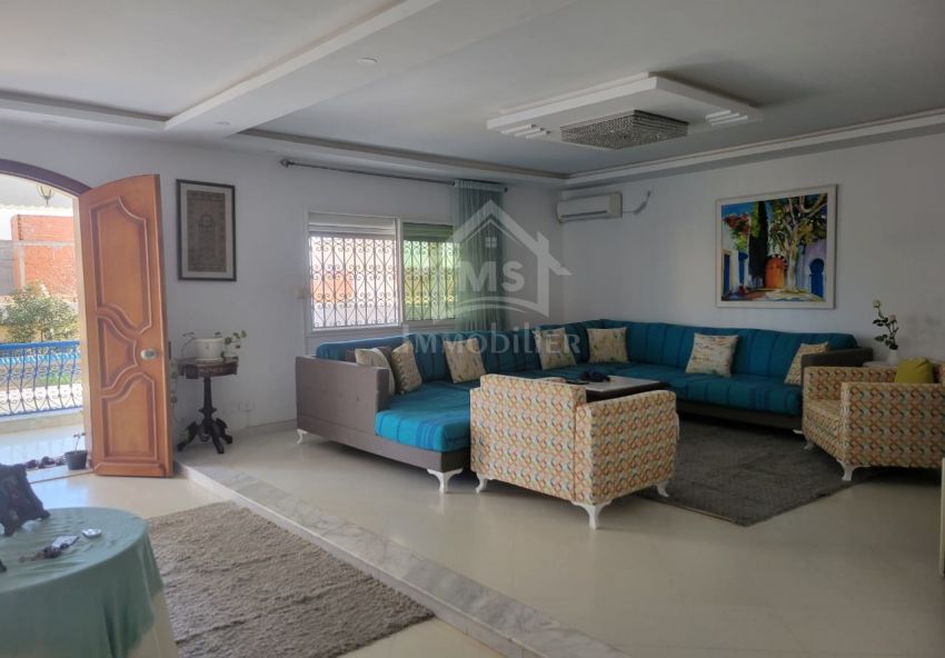 Un étage de villa avec garage à vendre à Korba 51355351