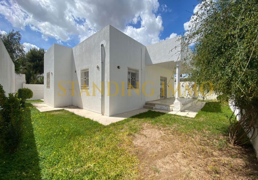 À̀ Louer –Villa de Plain pied S+3 de 180 m² À La Soukra - 1500 TND