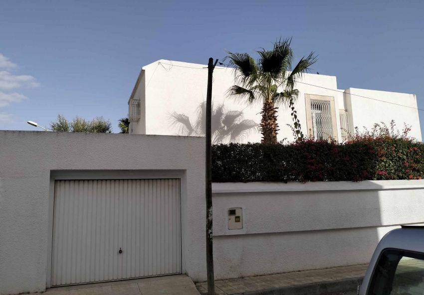 Villa  EL MANAR 2   S+5   Angle sur 2 Rue  en vente FLASH