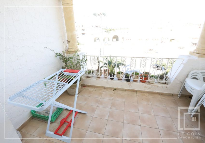 #appartement+1 avec terrasse et balcon   à #Yasminhammamet